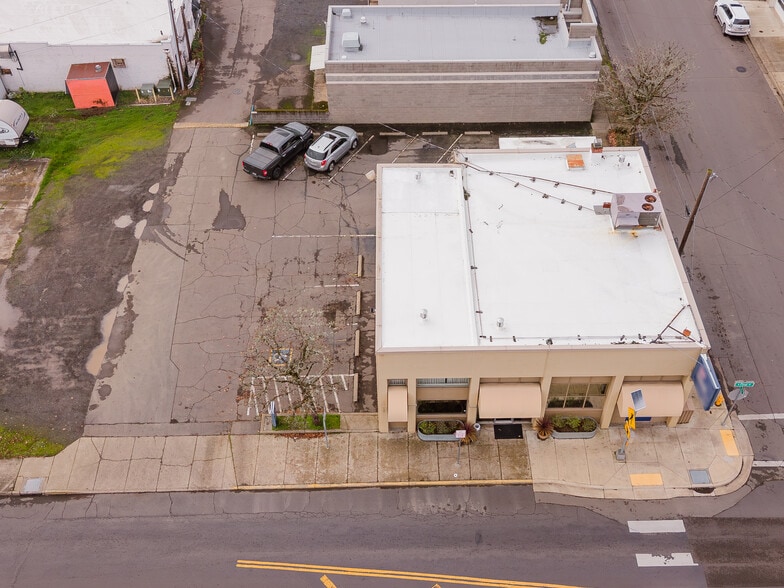 More Photos Of 229 N First St, Drain General Retail For Sale