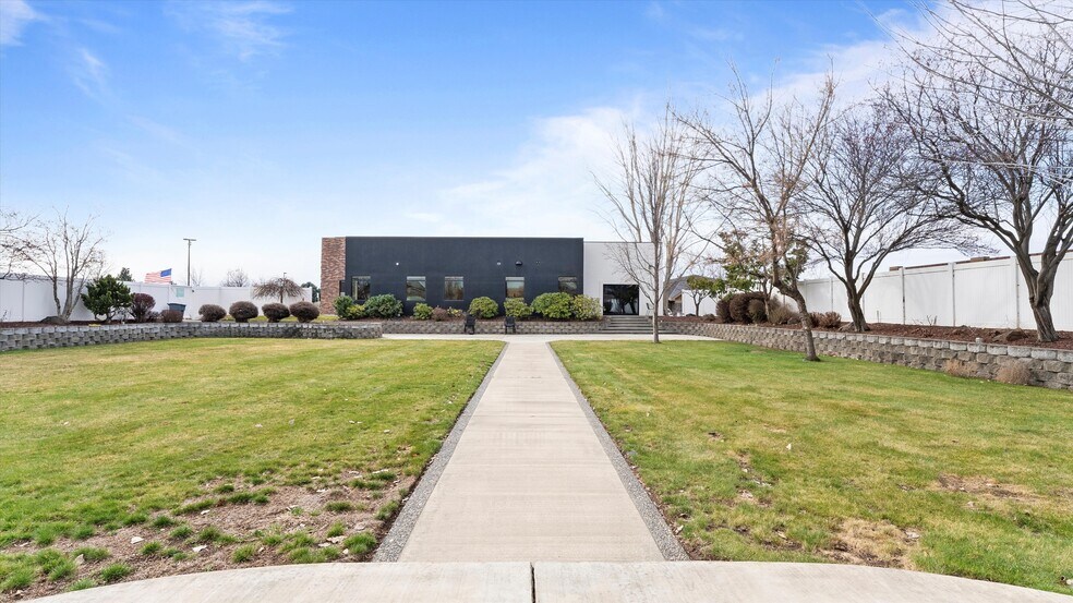 More Photos Of 5808 Bedford St, Pasco Office For Sale