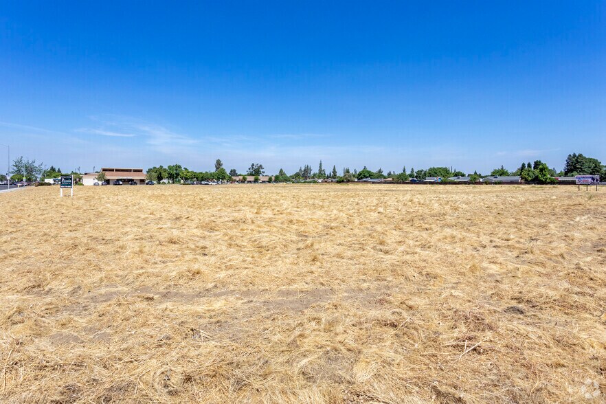 More Photos Of 1859 Shaw Ave, Clovis Land For Sale