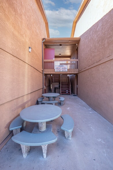 More Photos Of 101 W Phoenix St, Payson Hotel For Sale