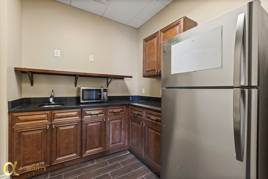 More Photos Of 189 S Orange Ave, Orlando Office Residential For Sale