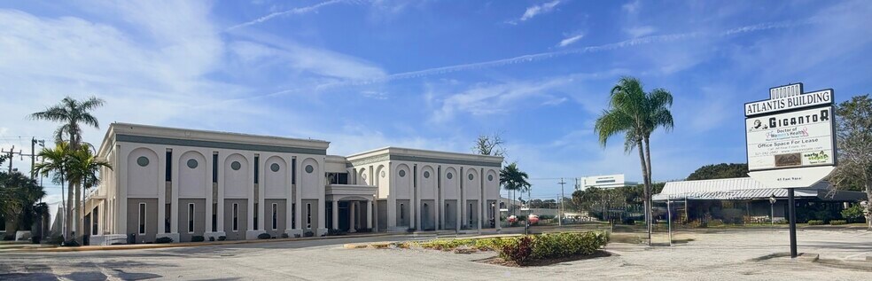 More Photos Of 65 E Nasa Blvd, Melbourne Office For Lease