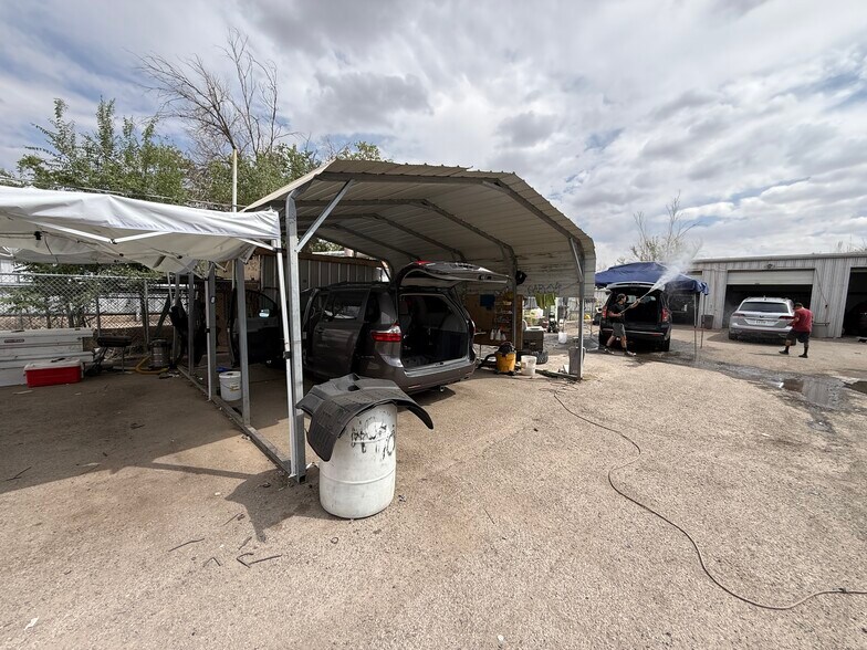 More Photos Of 7184 Alameda Ave, El Paso Veterinarian Kennel For Sale