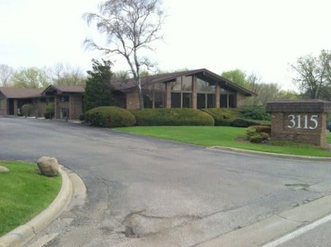 More Photos Of 3115 Lewis Ave, Zion Office For Lease