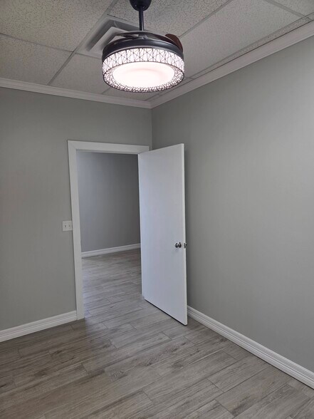 More Photos Of 11001-11013 S Memorial Dr, Tulsa Unknown For Lease