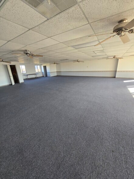 More Photos Of 2728 Williams Ave, Woodward General Retail For Lease