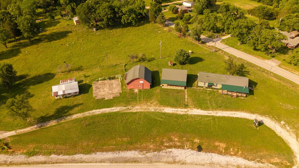 More Photos Of 2516 US-63, Hardy General Retail For Sale