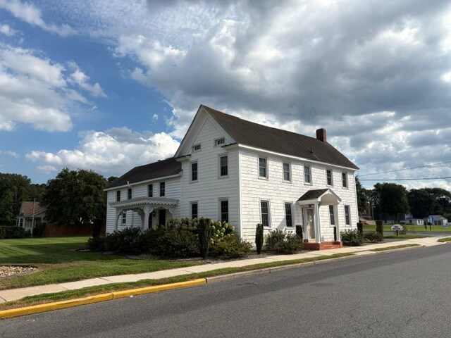 More Photos Of 103 W Pine St, Georgetown Office For Sale