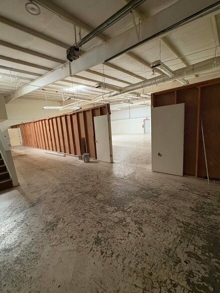 More Photos Of 60 S Mountain Dr, Decatur Industrial For Lease