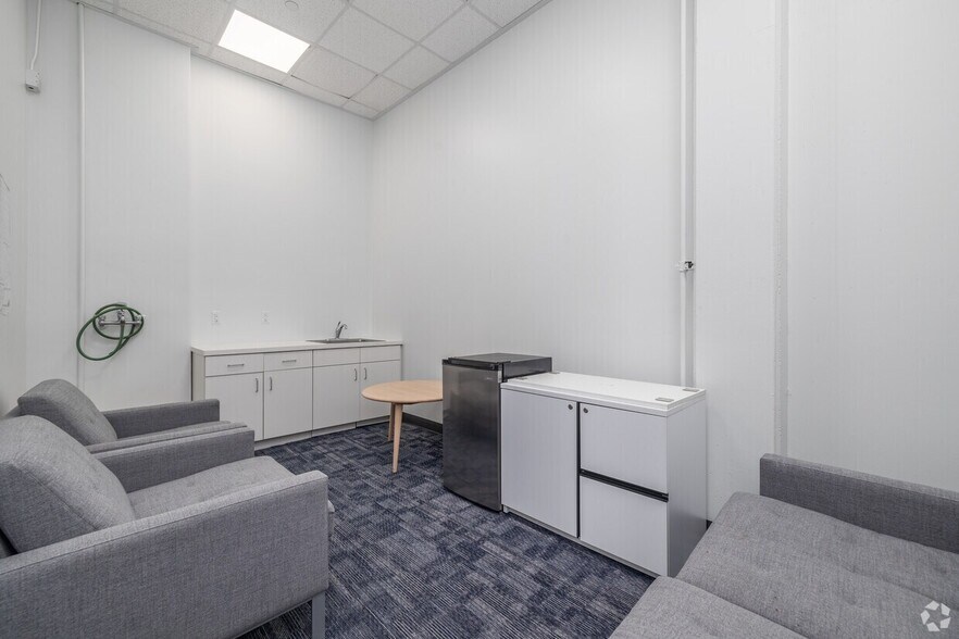 More Photos Of 331 Santa Monica Blvd, Santa Monica Apartments For Lease