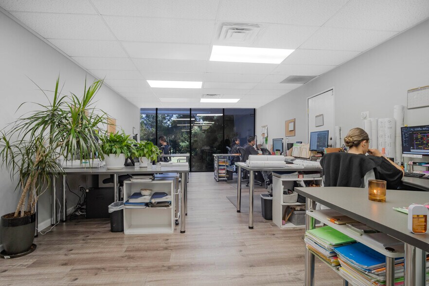 More Photos Of 6747 Odessa Ave, Van Nuys Office For Lease