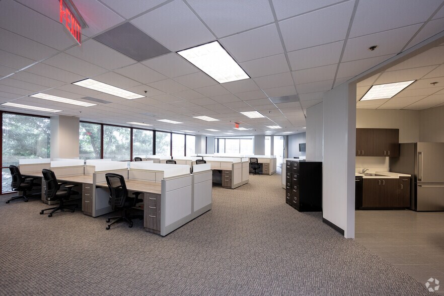 More Photos Of 1117 Perimeter Ctr W, Atlanta Office For Lease