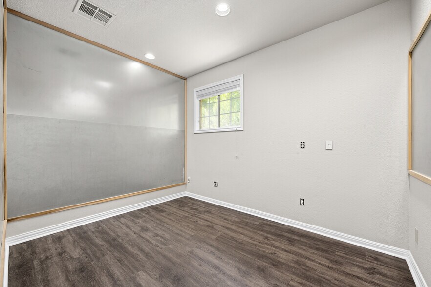 More Photos Of 19019 TX-71, Spicewood Office Residential For Sale