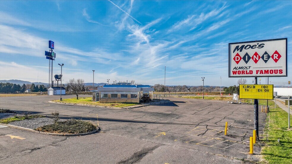 More Photos Of 12701 10th St, Osseo Restaurant For Sale