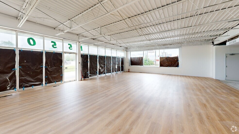 More Photos Of 1560 Veterans Memorial Pkwy, Saint Charles Unknown For Lease