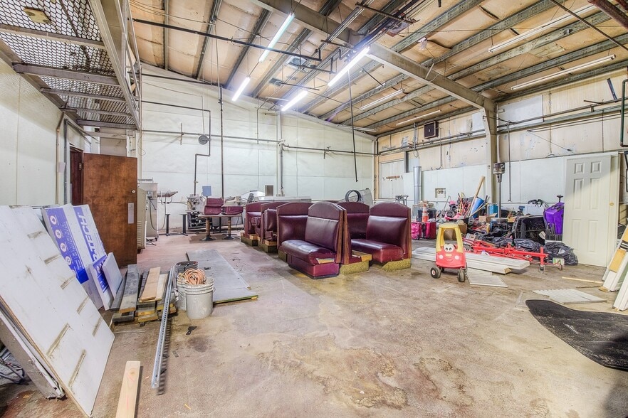 More Photos Of 1319 E 1st Ave, Zillah Restaurant For Sale