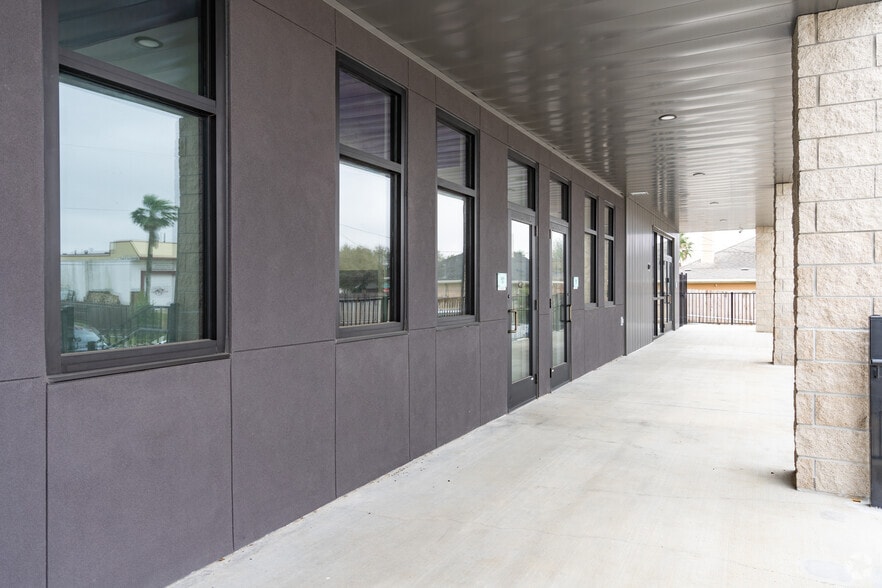More Photos Of 6615 Stewart Rd, Galveston Self Storage For Lease