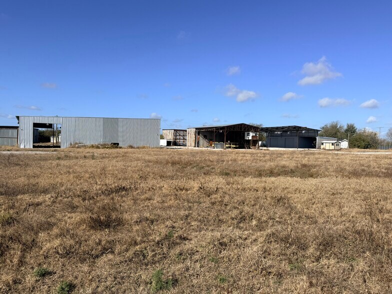 More Photos Of 4403 Business Ln, Plant City Land For Lease