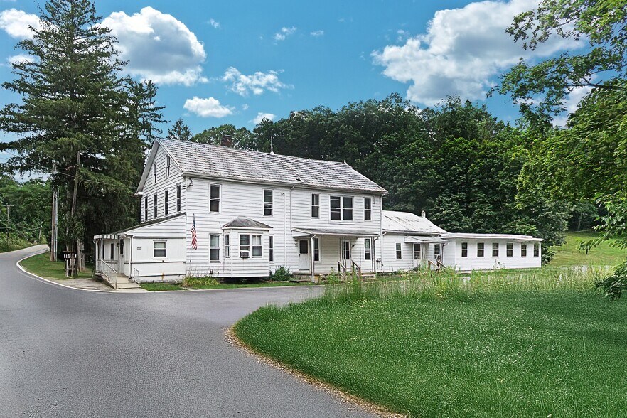 More Photos Of 862 Iron Ridge Rd, Spring Grove Apartments For Sale