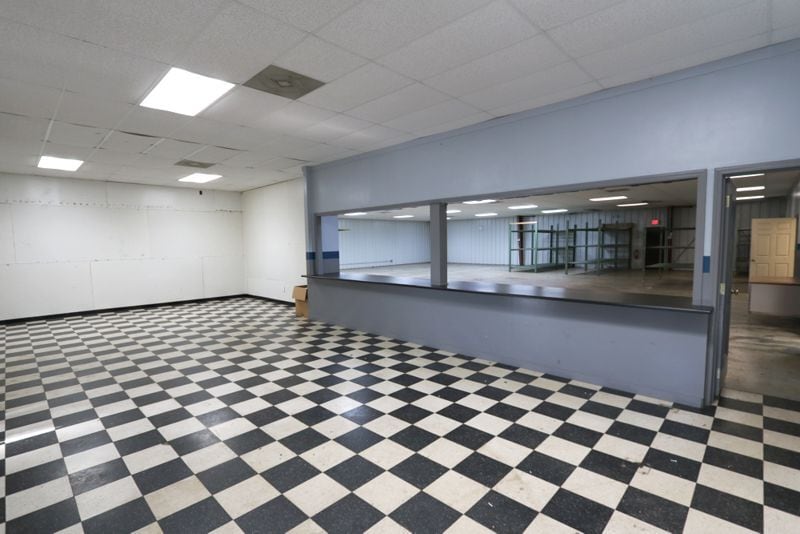 More Photos Of 5205 Old Buncombe Rd, Greenville Warehouse For Lease