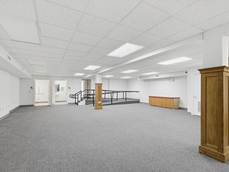 More Photos Of 121-123 E King St, Lancaster Office Residential For Sale