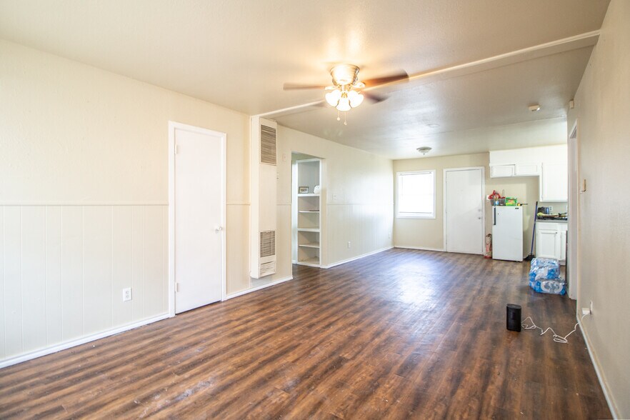 More Photos Of 2715 E 2nd St, Lubbock Apartments For Sale