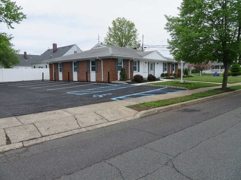 More Photos Of 153 N Auten Ave, Somerville Medical For Lease