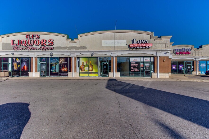 More Photos Of 5634-5650 W Fullerton Ave, Chicago Unknown For Lease
