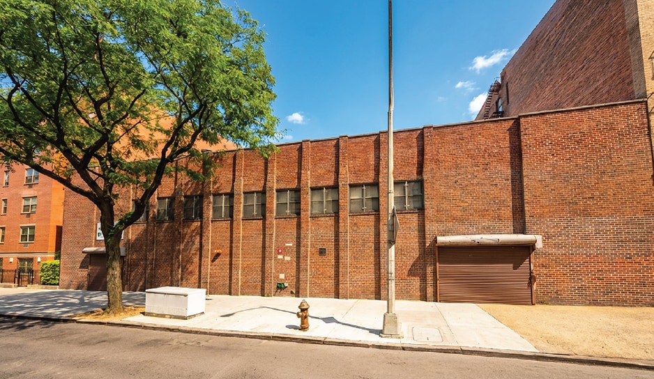 Primary Photo Of 1732 Davidson Ave, Bronx Schools For Sale