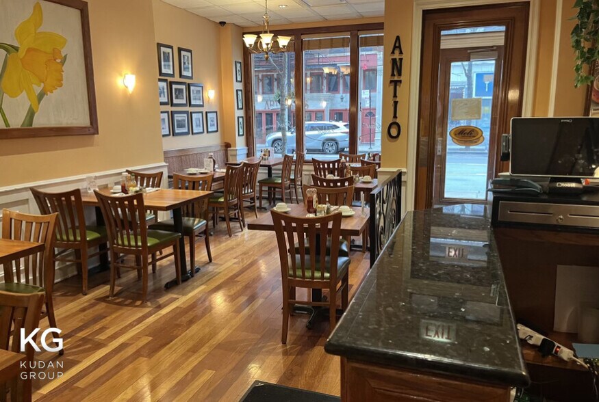 More Photos Of 301-315 S Halsted St, Chicago Apartments For Lease