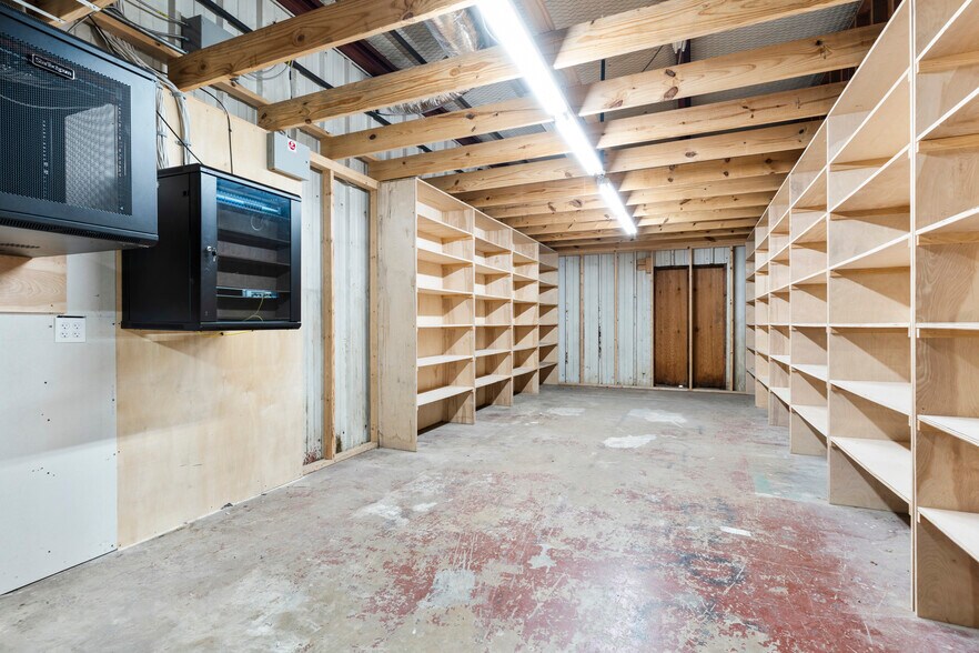 More Photos Of 1511 W Broadway St, Ardmore Auto Dealership For Sale