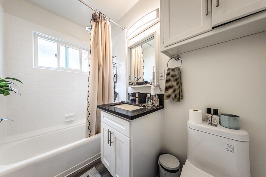 More Photos Of 650 W Wilson Ave, Glendale Apartments For Sale