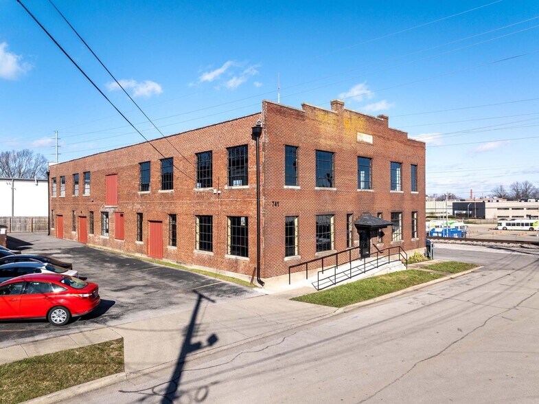 More Photos Of 741 Price Ave, Lexington Specialty For Lease