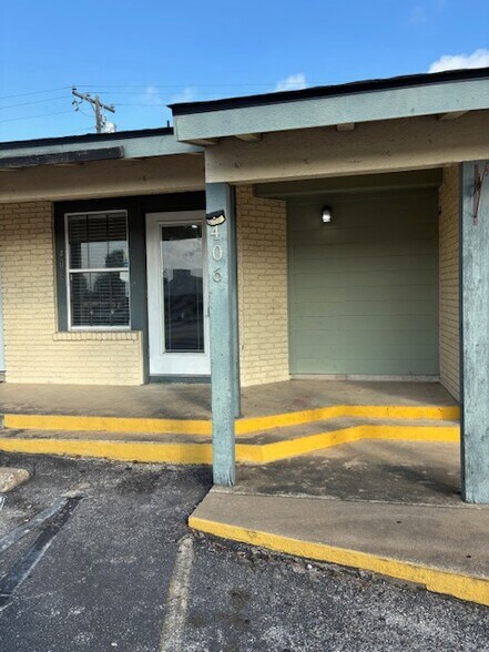 More Photos Of 400 Chisholm Valley Dr, Round Rock Unknown For Lease