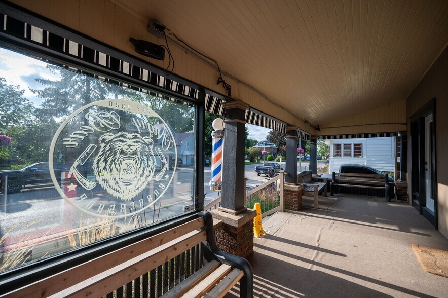 More Photos Of 227 Colborne St, Port Stanle Office For Sale