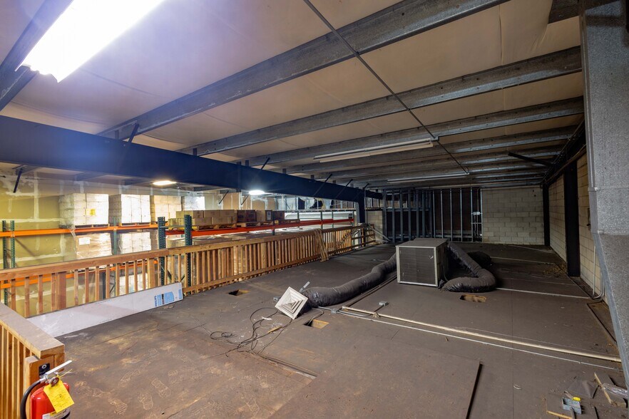 More Photos Of 99-1342 Koaha Pl, Honolulu Warehouse For Lease