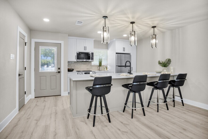 More Photos Of 17578 Highway 105, Montgomery Hotel For Sale