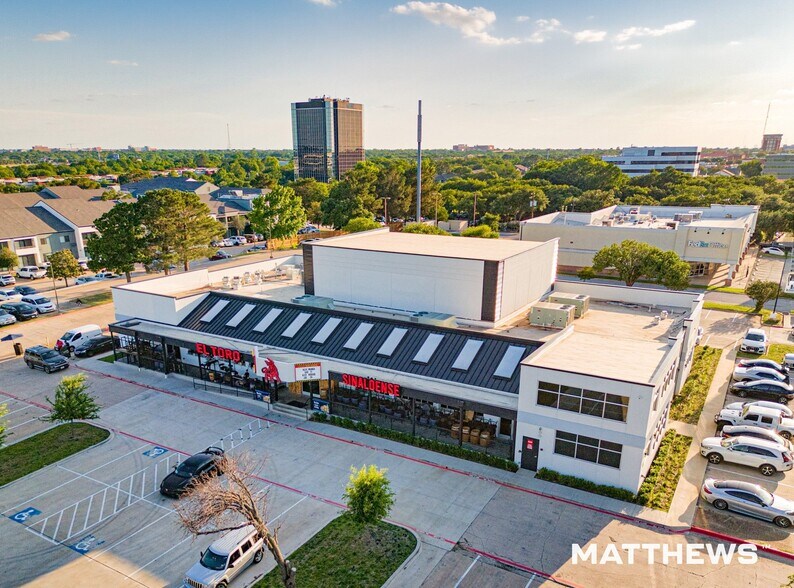 Primary Photo Of 1520 Nolan Ryan Expy, Arlington Restaurant For Sale