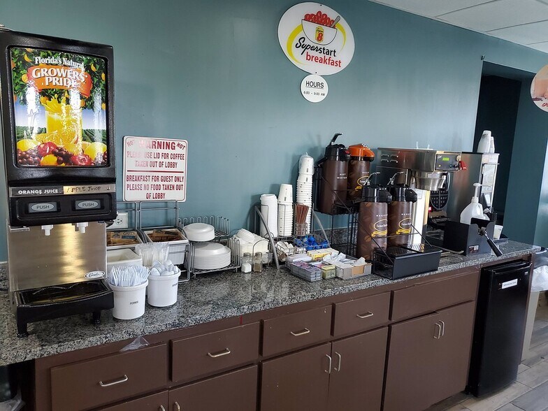 More Photos Of 2226 Highway 71, Marianna Hotel For Sale