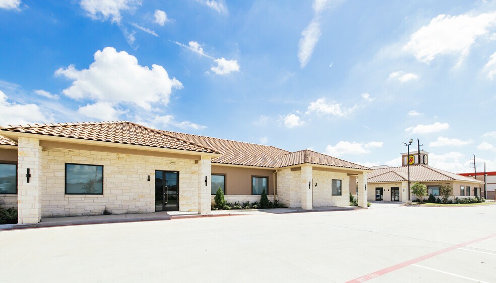 More Photos Of 8525 N Sam Houston Pkwy E, Humble Medical For Sale