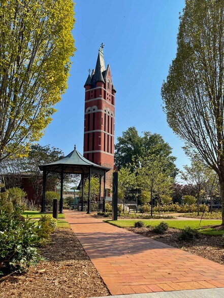 More Photos Of 115 S Jackson St, Salisbury Restaurant For Lease