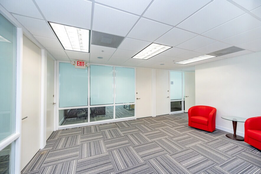 More Photos Of 1110 Brickell Ave, Miami Office For Sale