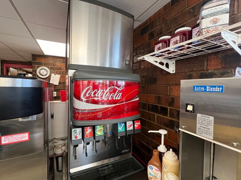More Photos Of 440 W Main St, Lamoni Fast Food For Sale