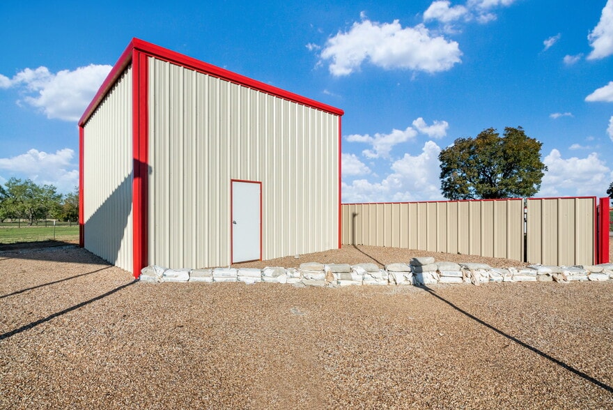 More Photos Of 351 My Ln, Millsap Trailer Camper Park For Sale