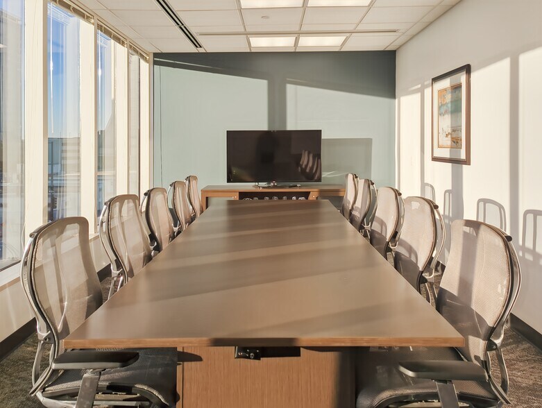 More Photos Of 1299 Farnam St, Omaha Coworking Space