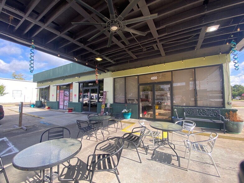 More Photos Of 6199 39th St, Groves Office For Sale