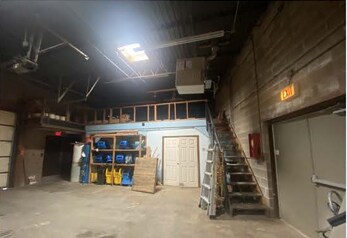 More Photos Of 985 Graceland Ave, Des Plaines Light Distribution For Sale