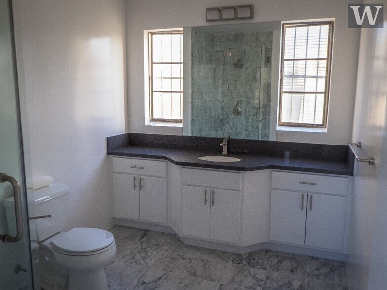 More Photos Of 1063 Gayley Ave, Los Angeles Loft Creative Space For Lease