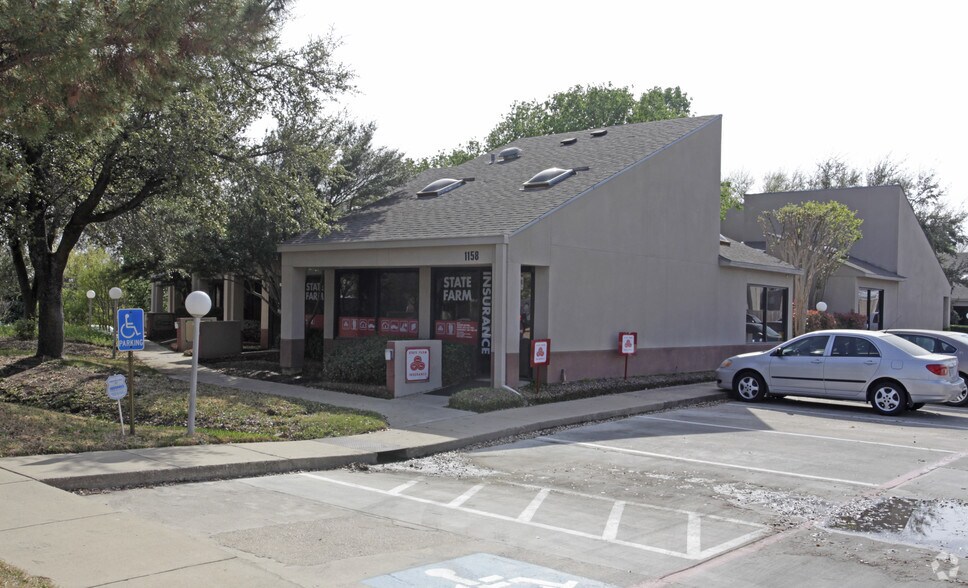 More Photos Of 1164-1166 Country Club Ln, Fort Worth Unknown For Lease