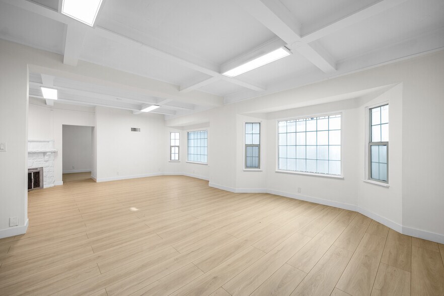 More Photos Of 2823 W 8th St, Los Angeles Office For Lease